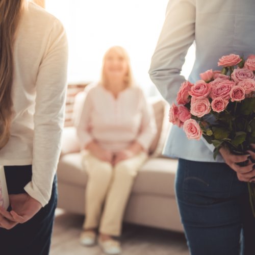 10 Adorable Gifts For Boyfriend S Mom On Her Birthday And How To Connect With The Most Important Lady In His Life