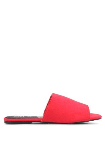 sandal bulu rubi