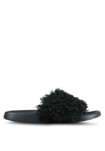 sandal bulu rubi