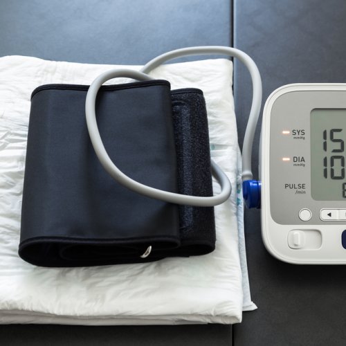 Cek Tekanan Darah Secara Teratur dengan 10 Rekomendasi Tensimeter Digital  (2020)