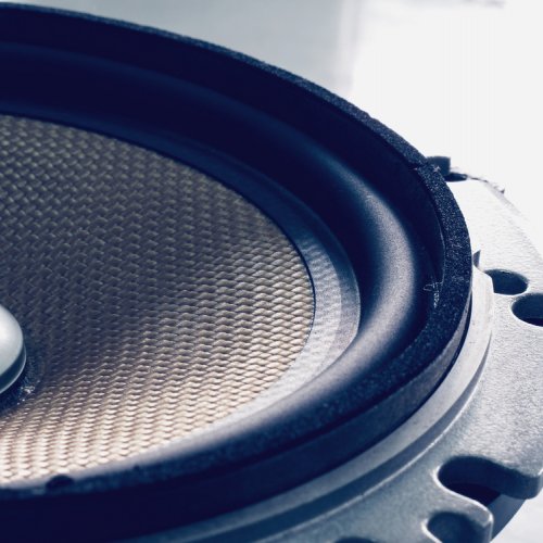 10 Speaker Woofer Ini Mantap Untuk Ruangan Agar Kualitas Musik Makin Berkelas
