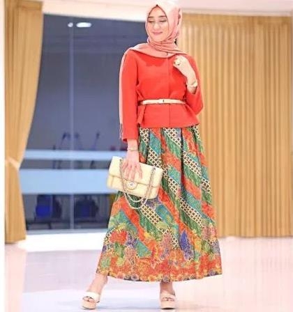 Inspirasi Rok Panjang Muslim Selebriti Dan 10 Rekomendasi Rok Maxi Stylish Untuk Mempercantik Penampilanmu