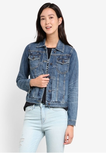 Mau Tampil Modis Dan Kasual Ini Dia Rekomendasi 10 Jaket Jeans Wanita Terbaru Untuk Melengkapi Penampilanmu