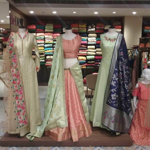 Best lehenga outlet shop near me