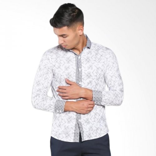 11 Baju Batik Kombinasi Pria yang Cocok untuk Suasana Formal Maupun Santai