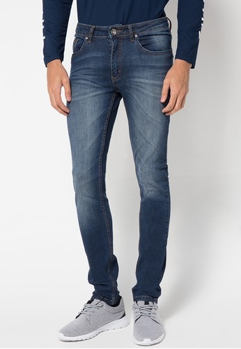 Mau Tau 10 Pilihan Celana Jeans Pria Slim Fit Keren? Ini yang Cocok Buatmu!