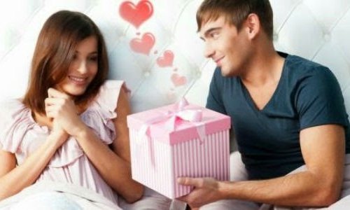 30 Hadiah Untuk Pacar Wanita Yang Membuat Si Dia Merasa Spesial Rekomendasi Lengkap Dari Pakar Kado 2021