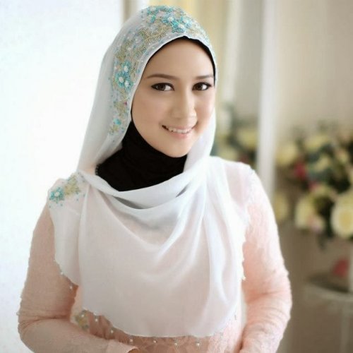  Baju  Warna  Putih Cocok  Dengan  Jilbab  Warna  Apa 