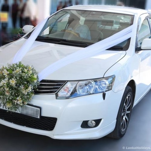 Ide Hiasan Mobil Pengantin Dan 8 Aksesoris Hiasan Cantik Untuk Hari Pernikahan Makin Berkesan