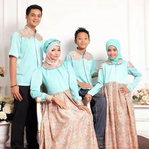 5 Pilihan Baju  Couple Keluarga  Muslim Terbaru