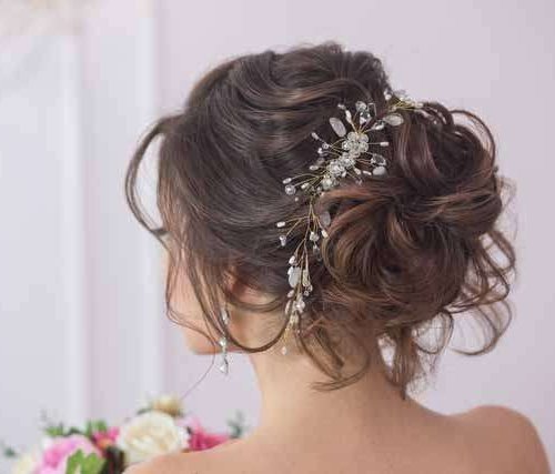 Step Up Your Bridal Game With Eye-catching Hair Accessories Online in  India: 10 Trendy Hair Accessories and 5 Unique Hairstyles Included