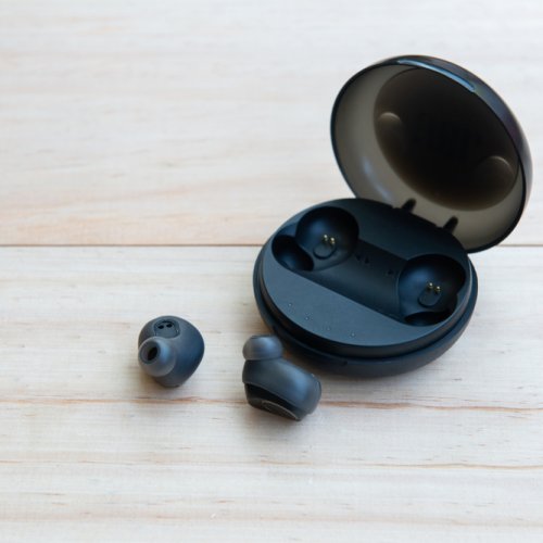 Harga Apple AirPods (2019) Terbaru Juni, 2022 dan Spesifikasi