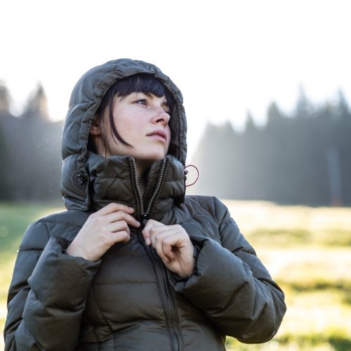 10 Rekomendasi Jaket Waterproof Pria 