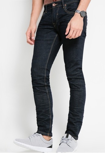 Mau Tau 10 Pilihan Celana Jeans Pria Slim Fit Keren? Ini yang Cocok Buatmu!