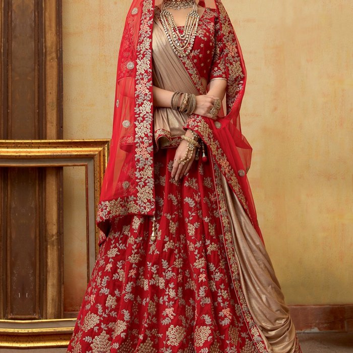 Manish Malhotra Bride Opted For A Cherry Red Lehenga On Her D-Day, Dons A  Silverish One At 'Mehendi'