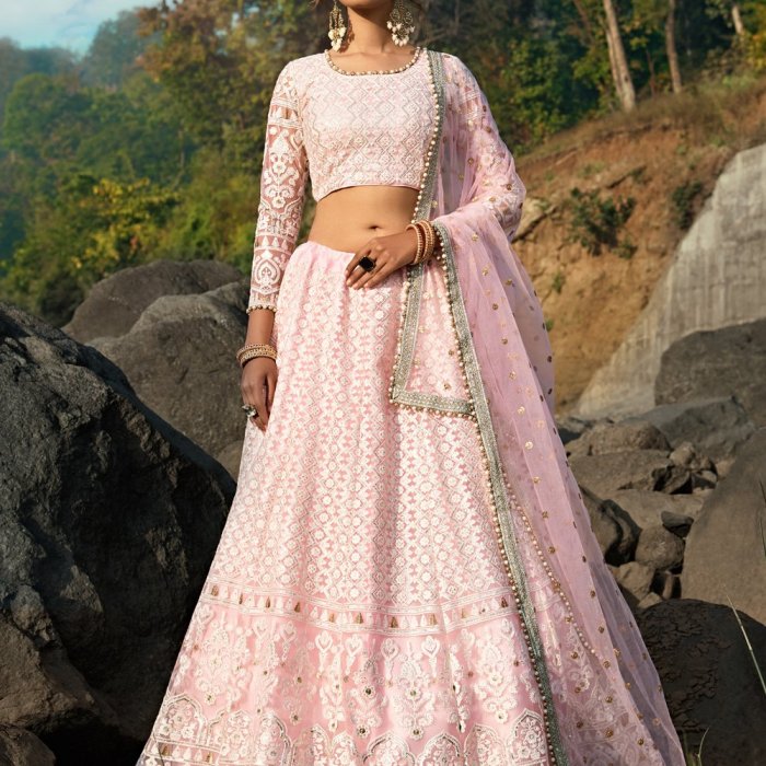 Traditional Banarasi Lehengas Bridesmaids Must Get Their Hands On! |  WeddingBazaar