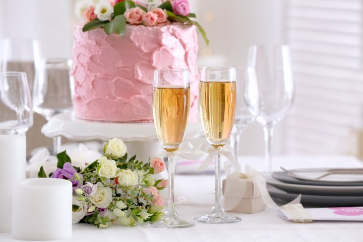 結婚祝いに喜ばれるおしゃれなグラス12選！豪華なシャンパングラスやワイングラスがプレゼントにおすすめ！