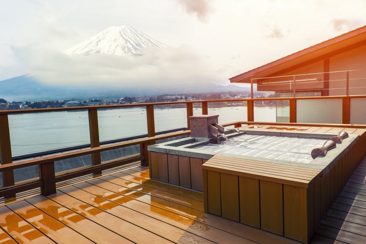 箱根で還暦祝いに人気のホテル2024！おすすめの温泉宿もご紹介！