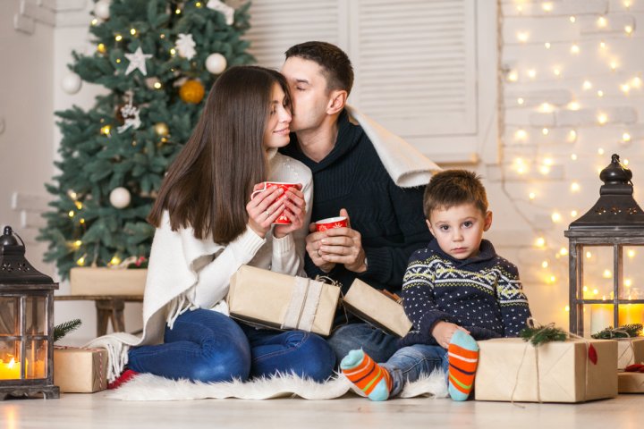妻が喜ぶクリスマスプレゼント 人気ランキング38選！20代・30代・40代の奥さんにおすすめのギフトも紹介！【2023年最新】
