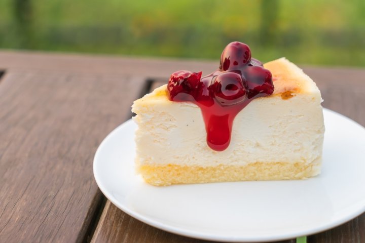 上品な甘さが人気のレアチーズケーキお取り寄せギフト2024！タルト生地やフルーツ入りがおすすめ		