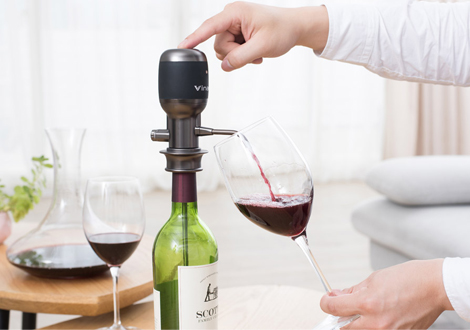 ボタンを押すだけでワインが一層美味しくなる「電動ワインディスペンサー Vinaera」の開発秘話とは？｜グリーンエージェント株式会社