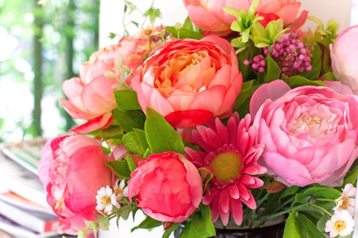 移転祝いのプレゼントに人気の花12選！胡蝶蘭やアレンジメントなどおすすめをご紹介