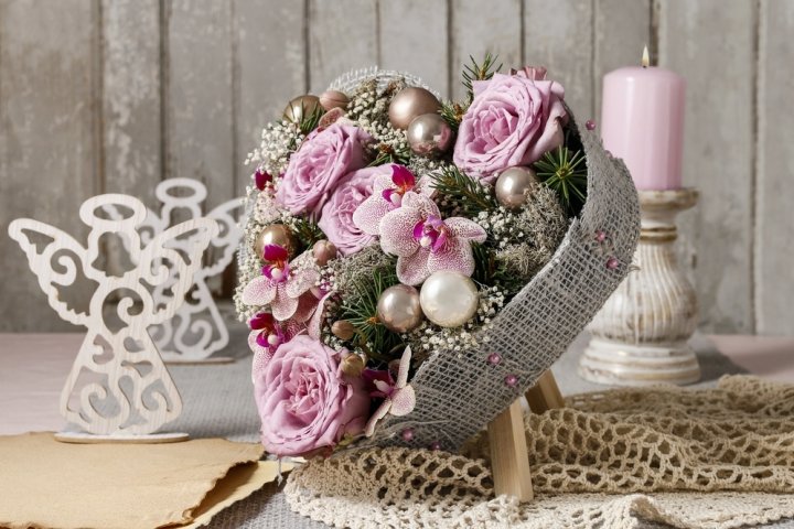 クリスマスに贈るフラワーギフト2024！ボックス入りの可愛い花のプレゼントを12点ご紹介！