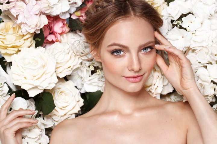 女性に人気のブランド美白化粧品ランキング2024！HAKUなどのおすすめプレゼントを紹介
