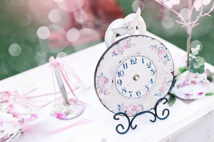 結婚祝いに喜ばれる名前入り時計・ブランド時計のおしゃれなプレゼント10選！贈る意味やメッセージ文例も紹介