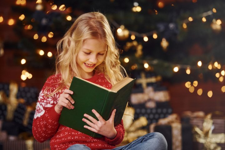 9歳の女の子に喜ばれるクリスマスプレゼント 人気ランキング32選！文房具やバッグなども紹介！