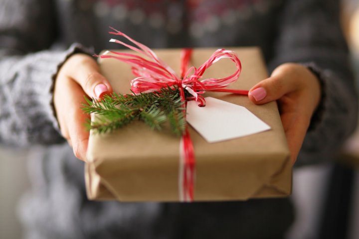 20代の彼氏へ贈るクリスマスプレゼント 人気ランキングBEST10！大学生や社会人の男性におすすめのギフトを紹介！
