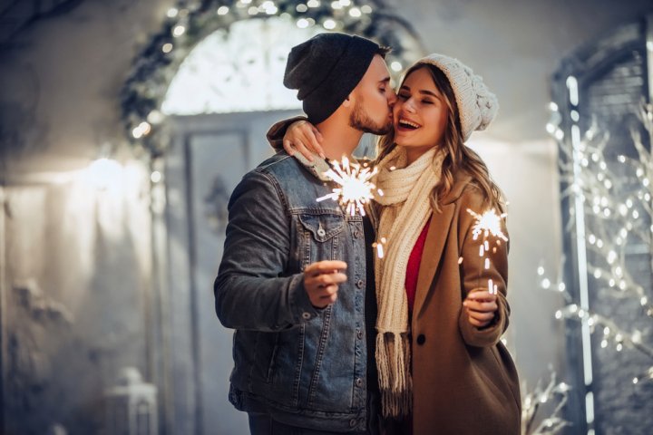 大学生の彼氏が喜ぶクリスマスプレゼント 人気ランキング35選！ペアグッズや服などおすすめギフトをご紹介【2023年最新】