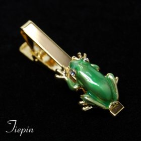 カエル ネクタイピン