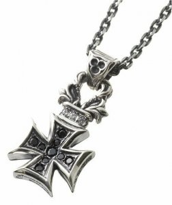 フローラルアイアンクロスペンダント