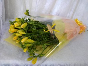 フリージアの花束