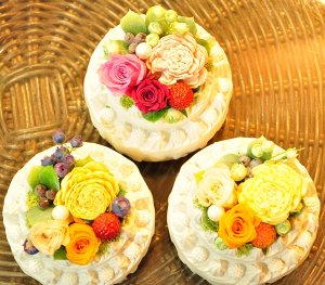 プリザ＆フラワー ムニュムニュ（Munyu Munyu） フラワーケーキ