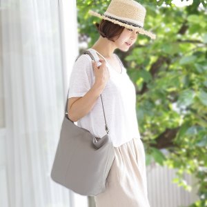 JSシスター（JS-SISTER） 革ショルダーバッグ