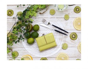 ラマーレ（LAMAREE） 二つ折り財布