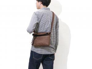 クリード（Creed） 革ショルダーバッグ