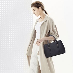 イウハ（IUHA） バッグ