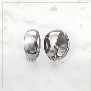 キャラット（Carat） イヤリング