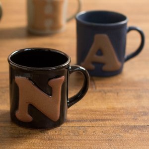 イニシャルマグカップ