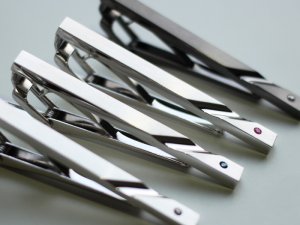 スタイルイコール（STYLE=） ネクタイピン