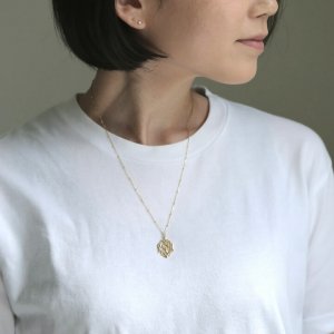 アヴァロン（AVARON） ロングネックレス