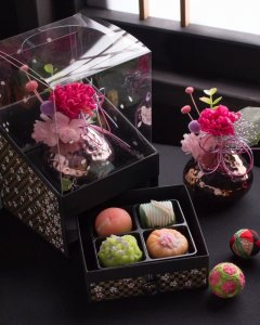 花と上生菓子のセット