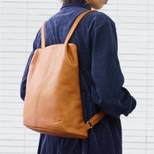 ディウ（Diu） 革リュック