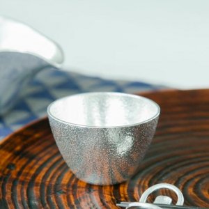 錫製のぐい呑み