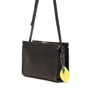 ネルド（NELD） 革ショルダーバッグ