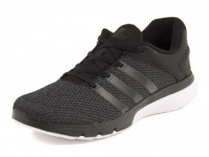 アディダス（adidas）