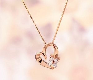 ハートモチーフ ピンクゴールドのネックレス